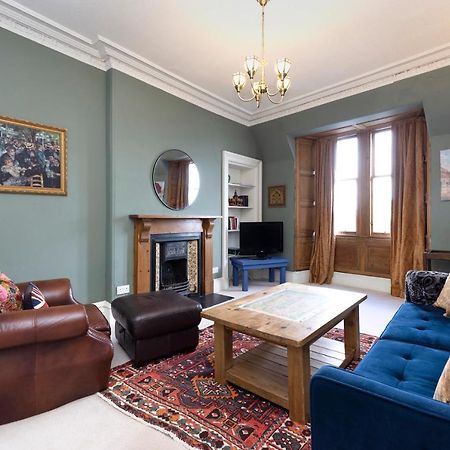 Joivy Old Town 1-Bed Apartment With Stunning Views Edinburgh Bagian luar foto