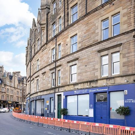Joivy Old Town 1-Bed Apartment With Stunning Views Edinburgh Bagian luar foto