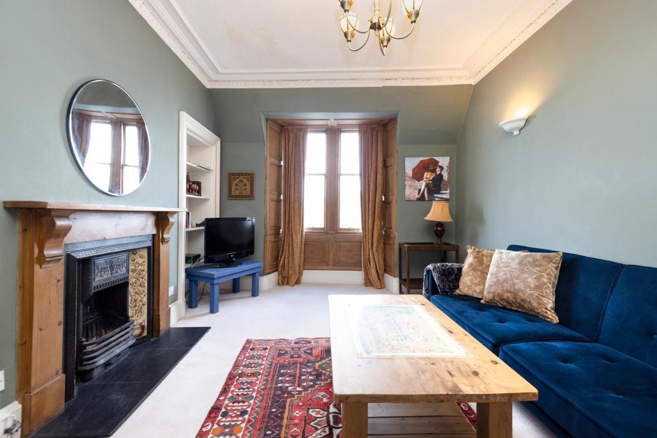 Joivy Old Town 1-Bed Apartment With Stunning Views Edinburgh Bagian luar foto