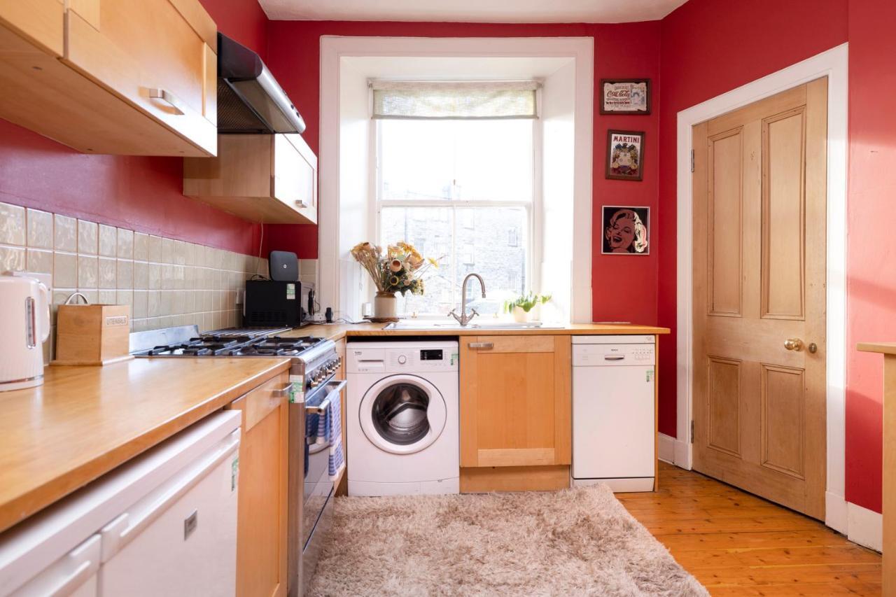 Joivy Old Town 1-Bed Apartment With Stunning Views Edinburgh Bagian luar foto