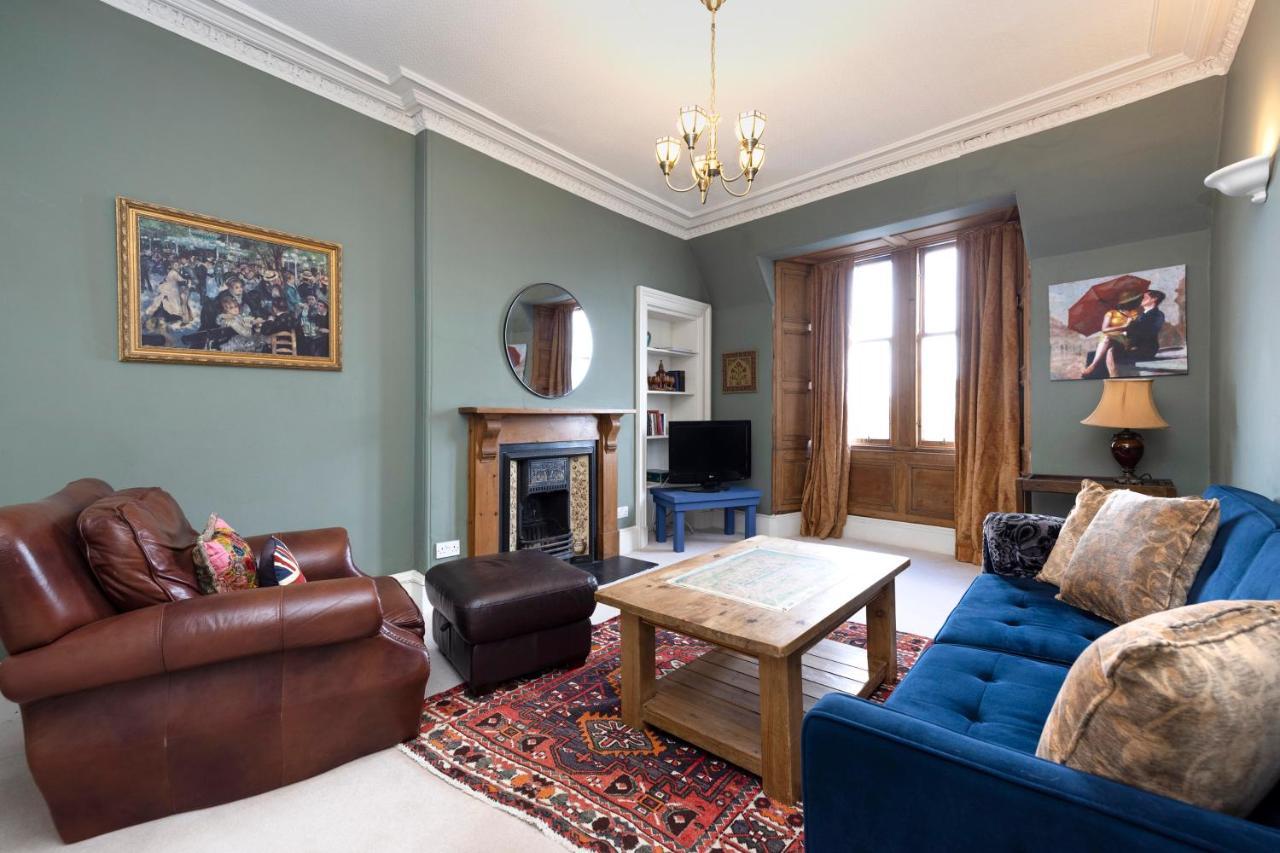 Joivy Old Town 1-Bed Apartment With Stunning Views Edinburgh Bagian luar foto