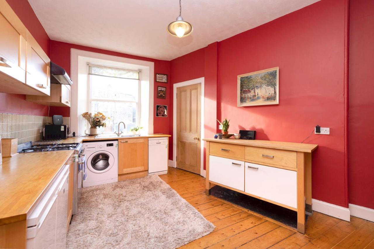 Joivy Old Town 1-Bed Apartment With Stunning Views Edinburgh Bagian luar foto